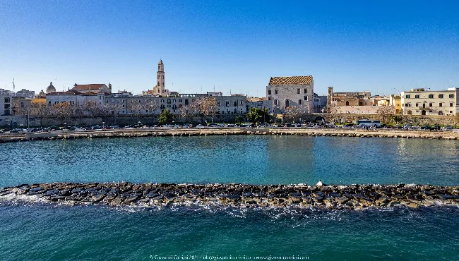 I frangiflutti del lungomare Imperatore Augusto