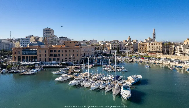 Il vecchio porto di Bari