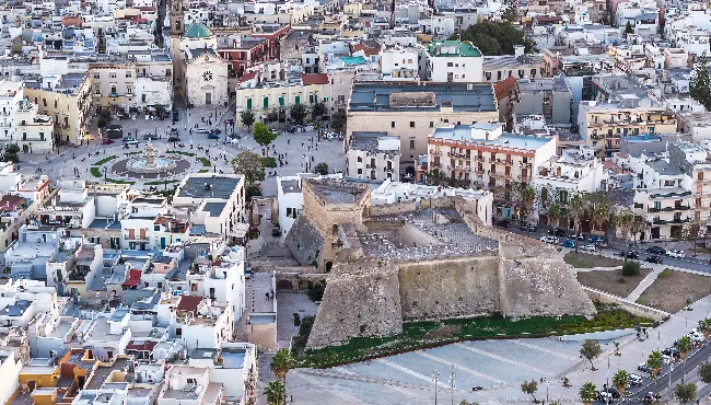 Mola di Bari's Angevin castle: aerial view of its layout