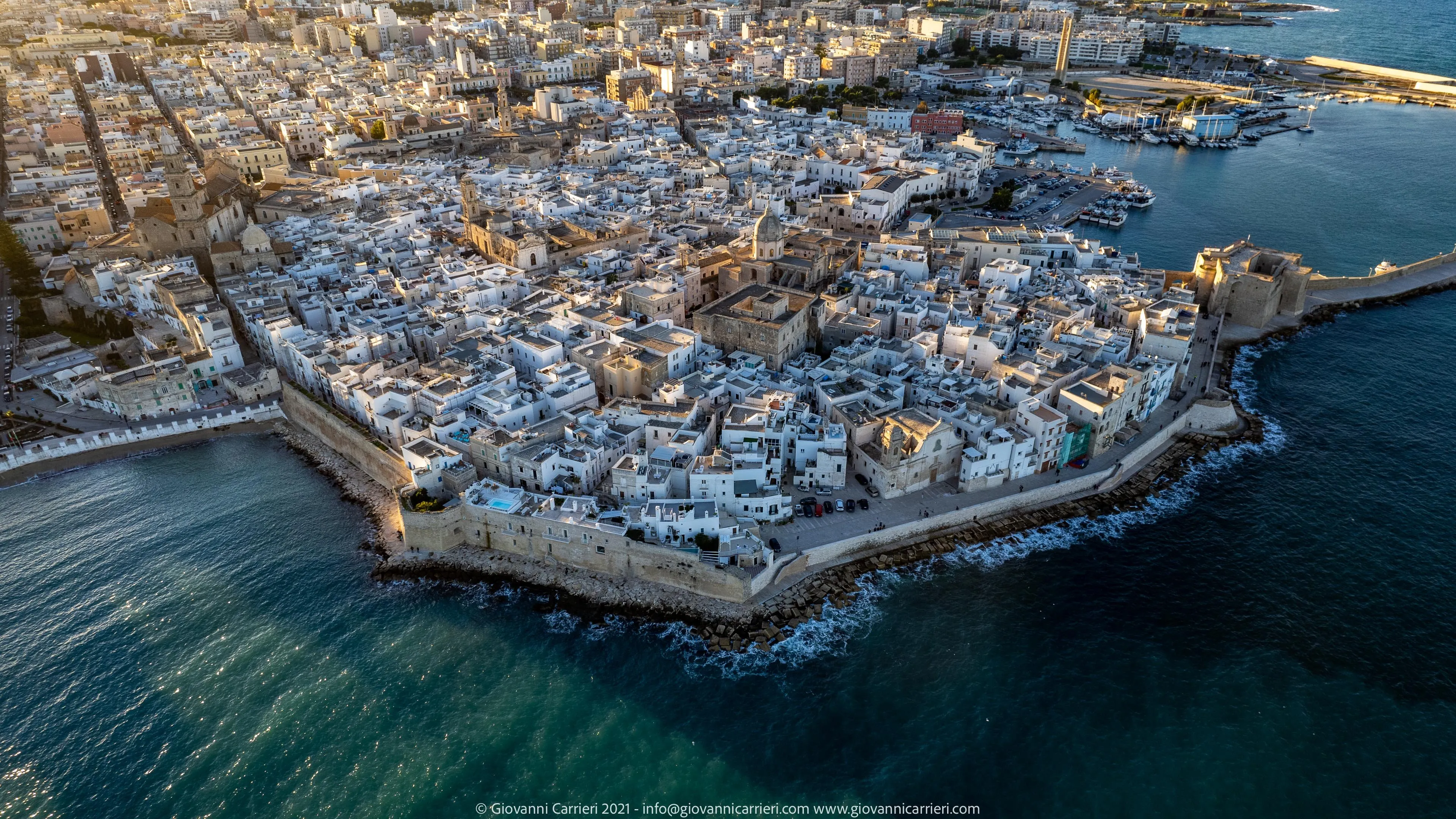 Il centro storico di Monopoli visto dall'alto