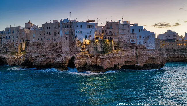 Bastione Santo Stefano e scogliera di Polignano
