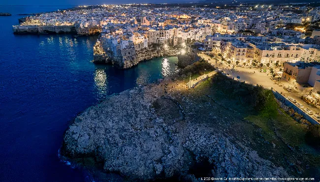 Centro Storico e Largo Gelso di Polignano a Mare di Notte