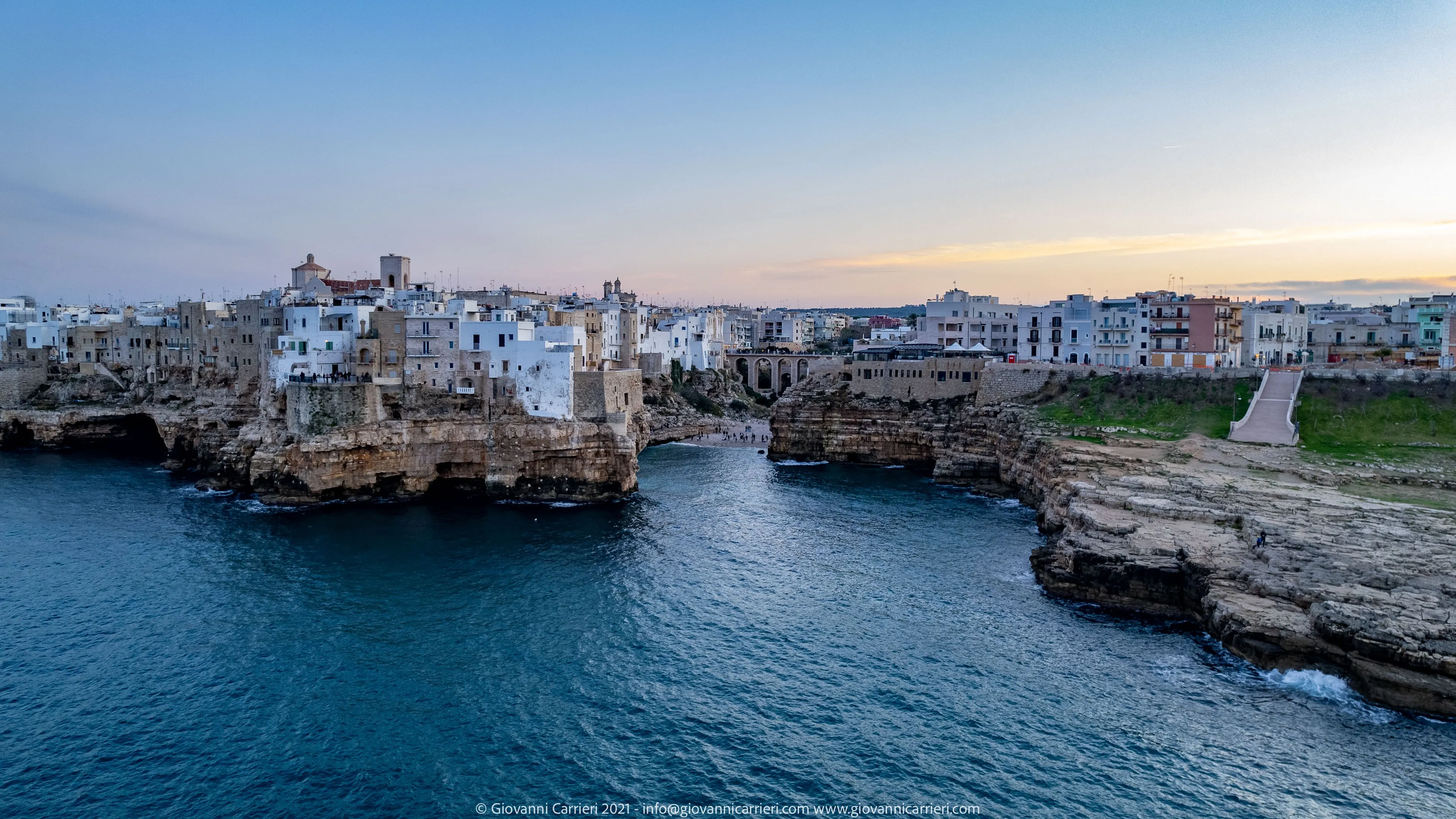 Cala Monachile, vista aerea