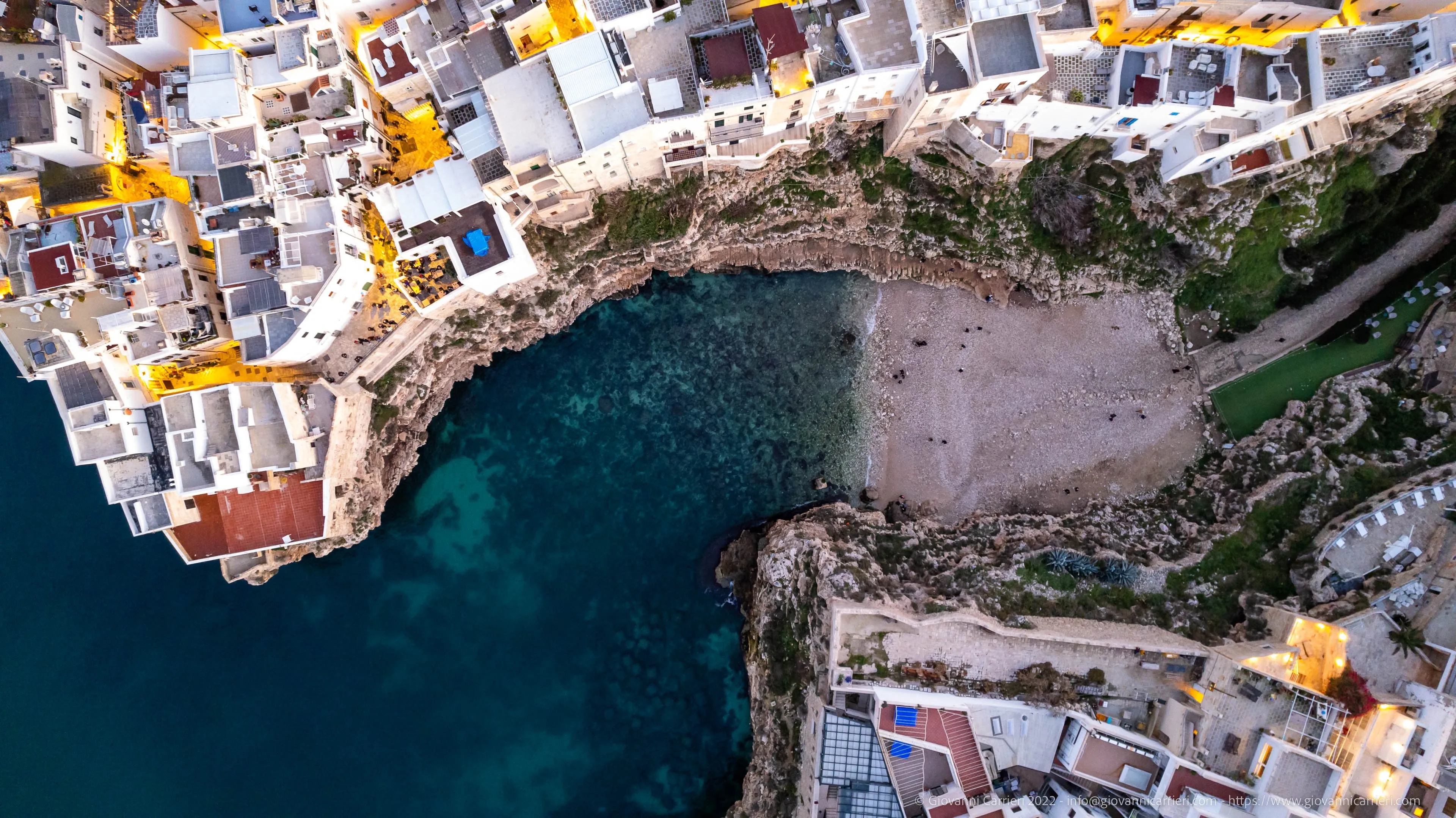 Lama Monachile con vista aerea perpendicolare