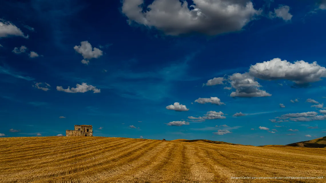 An abandoned farmhouse near Genzano di Lucania