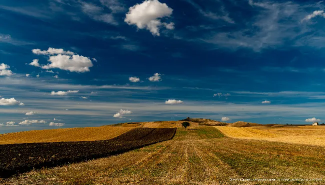 Panorama visto dalla strada provinciale 105 di Taccone