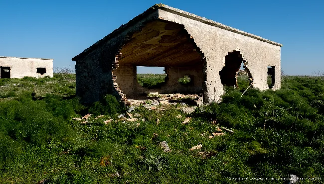 Casa semi crollata