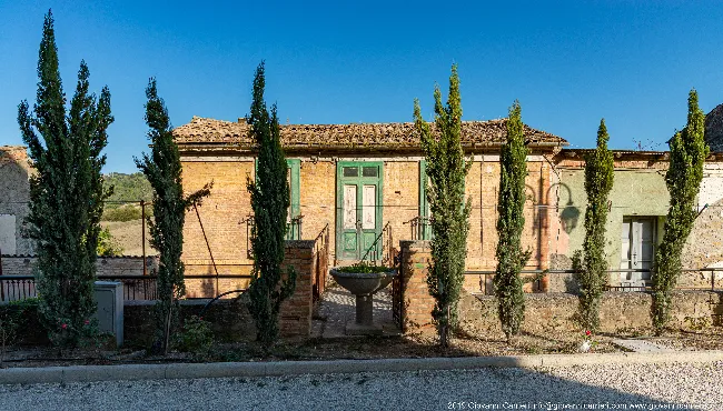 La prima casa abbandonata