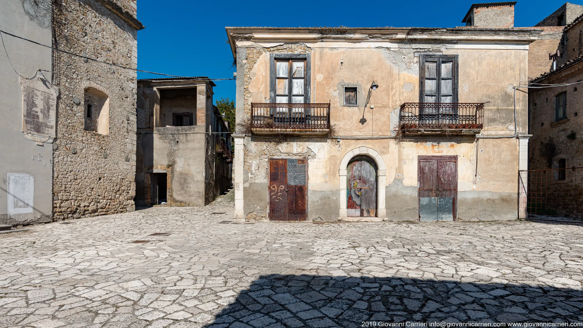 Le costruzioni abbandonate