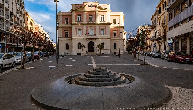 Carabellese square, Bari