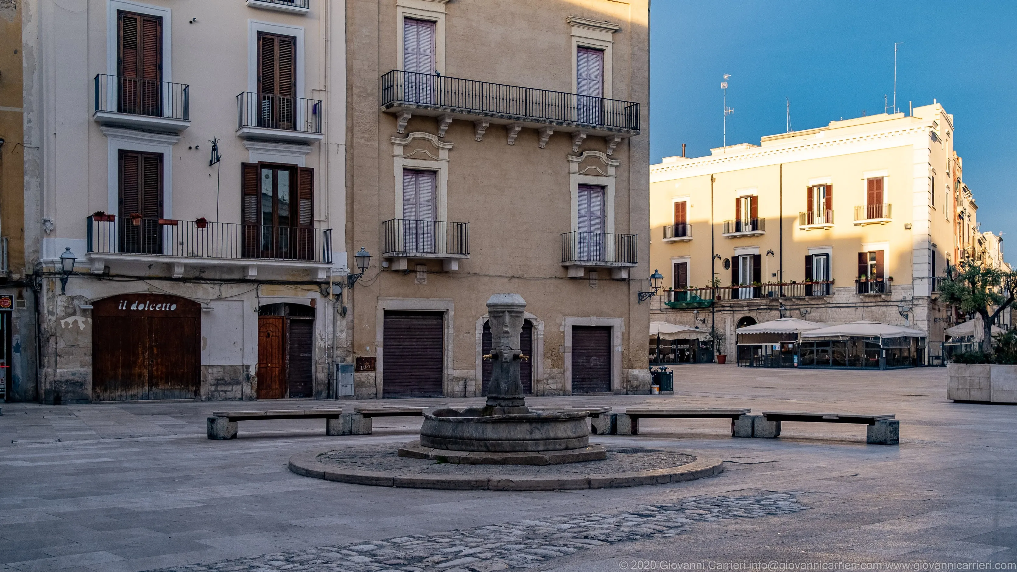 Mercantile Square, Old Bari