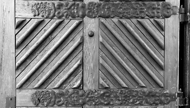 Particolare della porta mongola. Ingresso a Mauthausen