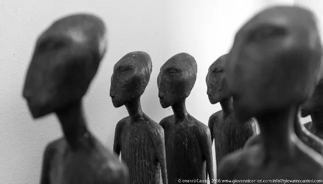 Monument representing women worn the lager