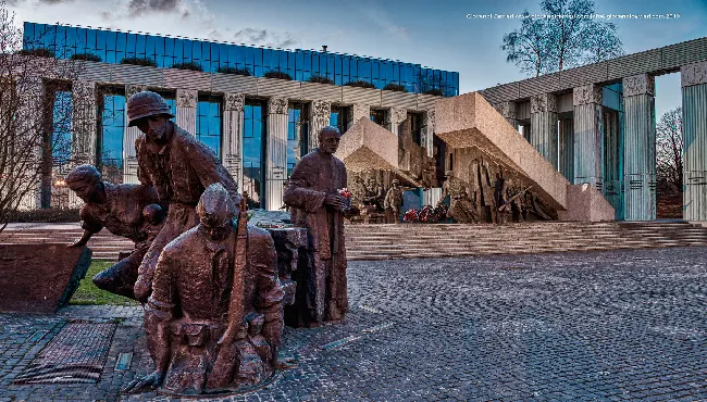 The monument dedicated to the Heroes of Warsaw