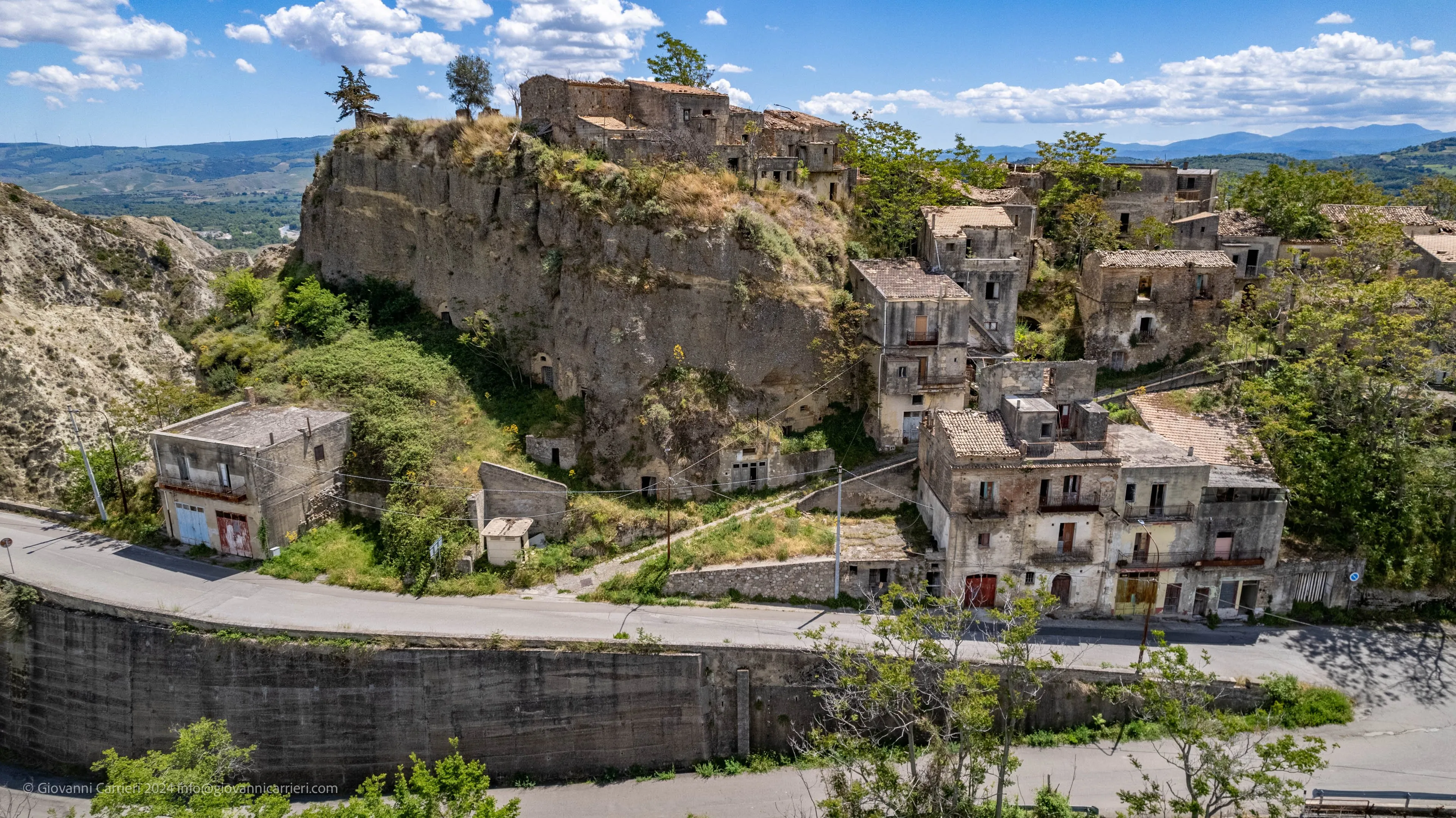 Le rovine di Alianello vecchio