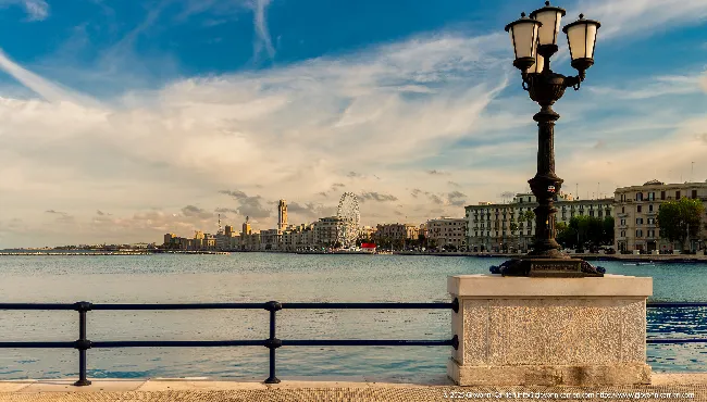 Bari Lungomare - Il lampione ed il panorama