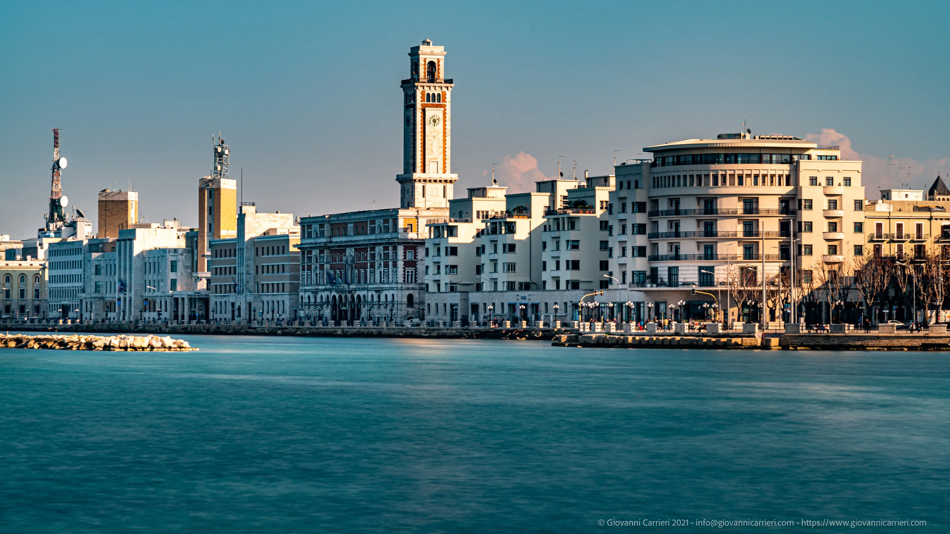 Il lungomare di Bari, la primavera