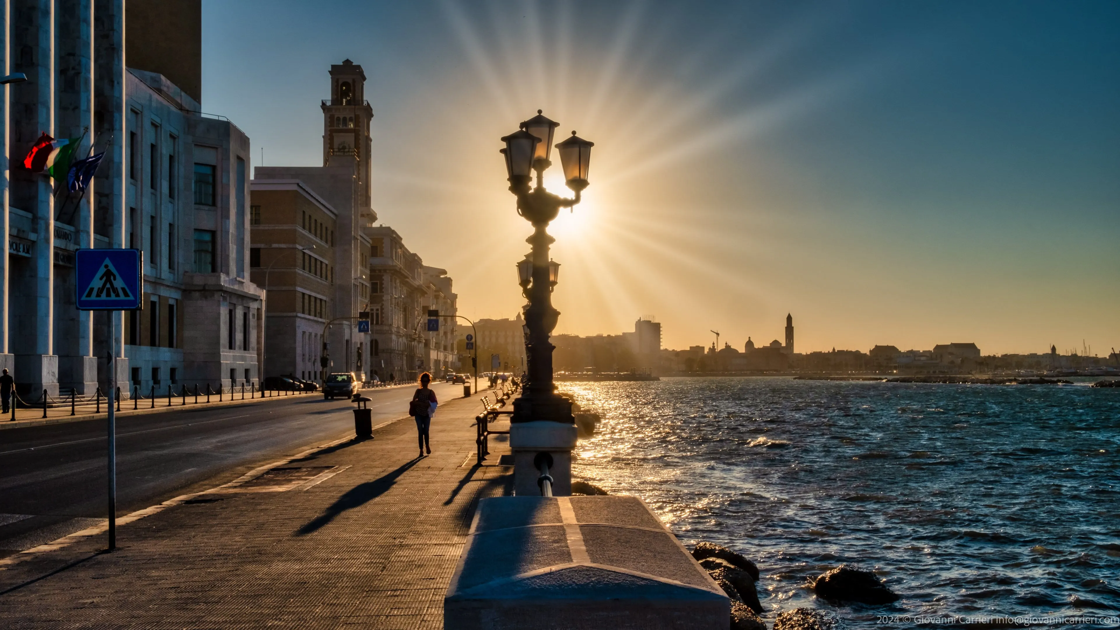 I lampioni Iconici del Lungomare Nazario Sauro