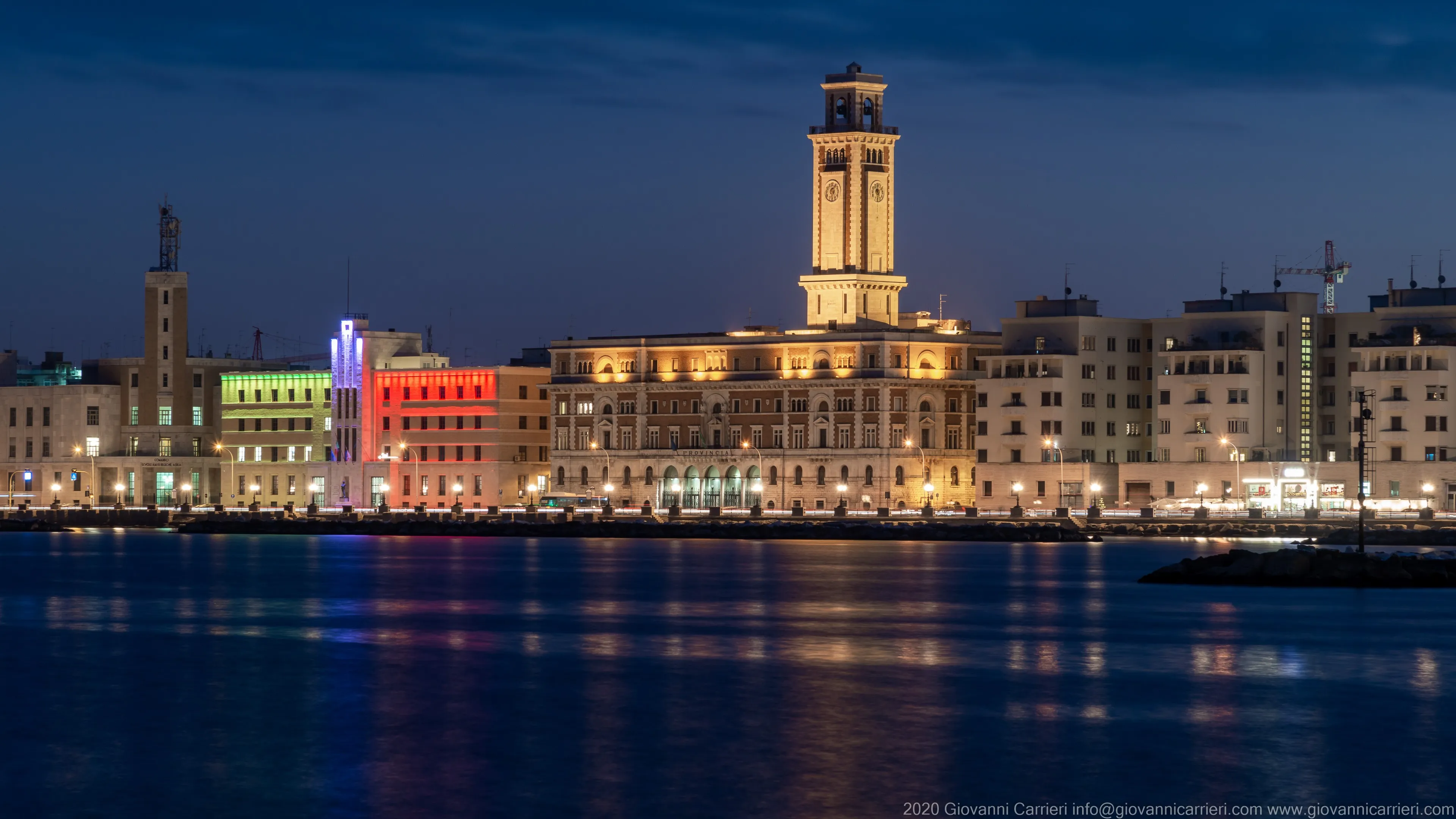 Pinacoteca metropolitana di Bari al tramonto