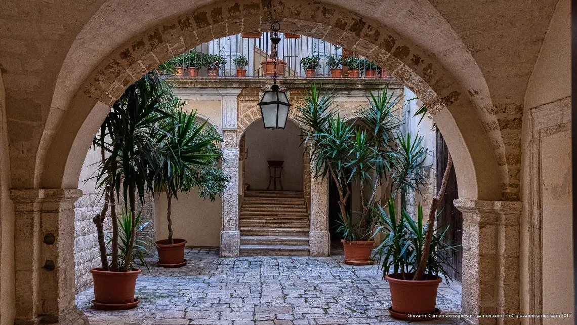 Glimpse of the old town - Bari