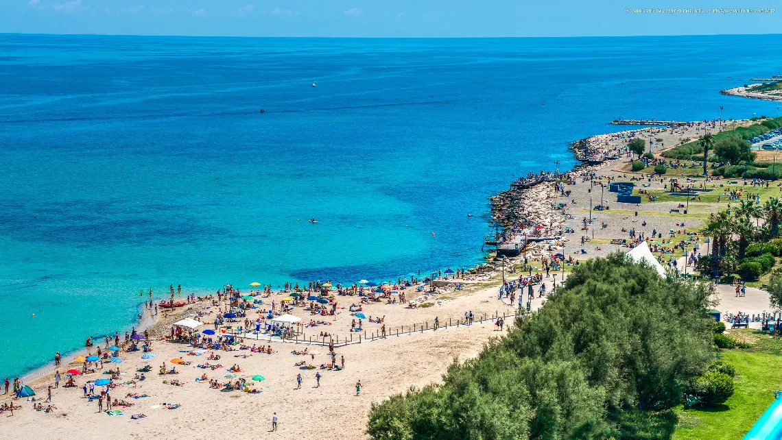 Pane e Pomodoro - la spiaggia di Bari