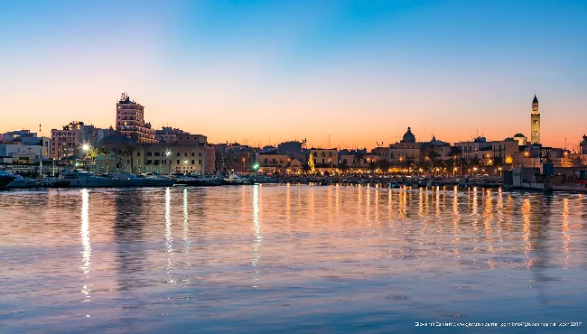 Inconfondibile lungomare barese - Bari