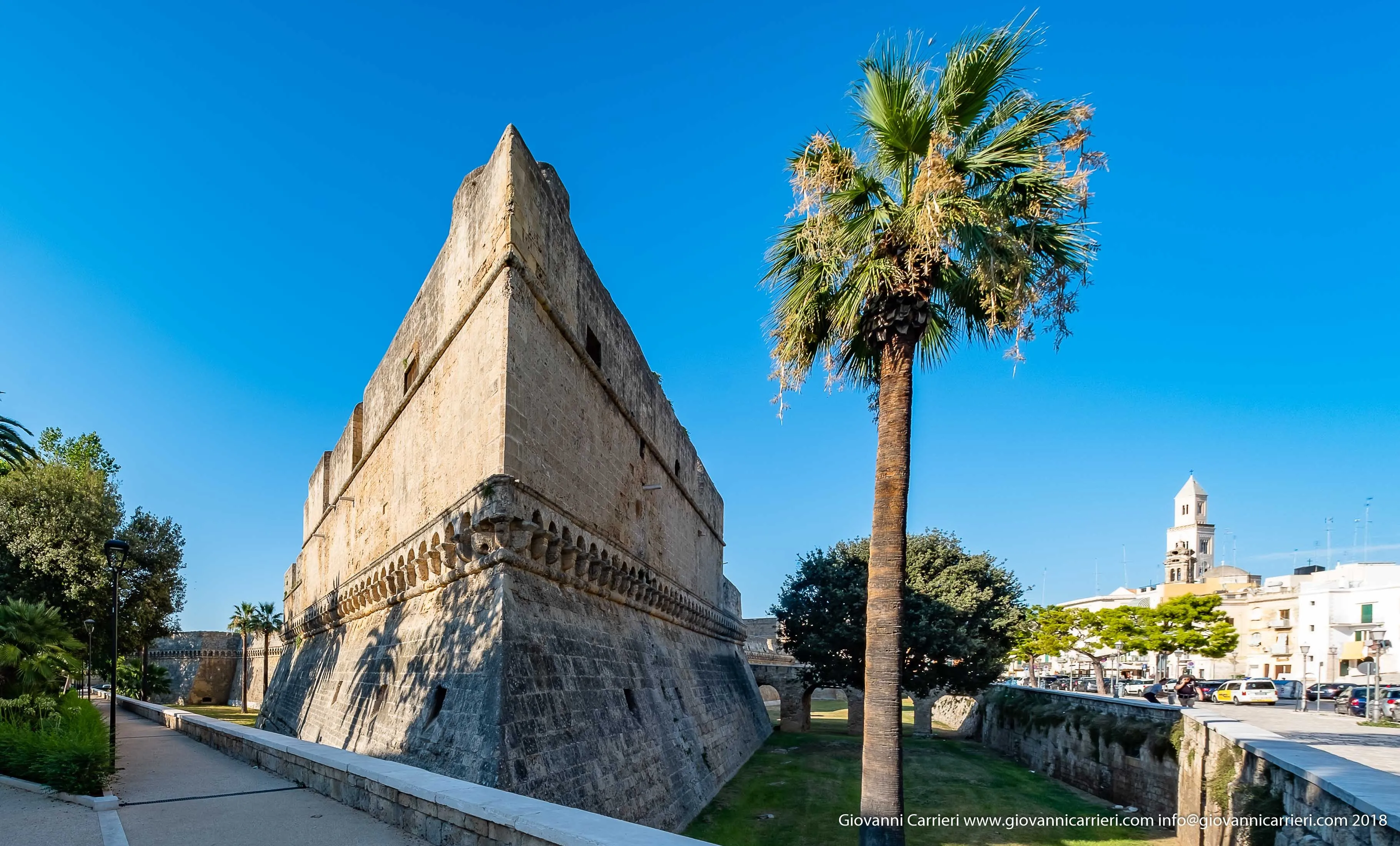 Il Castello Normanno ed il suo Fossato, Bari