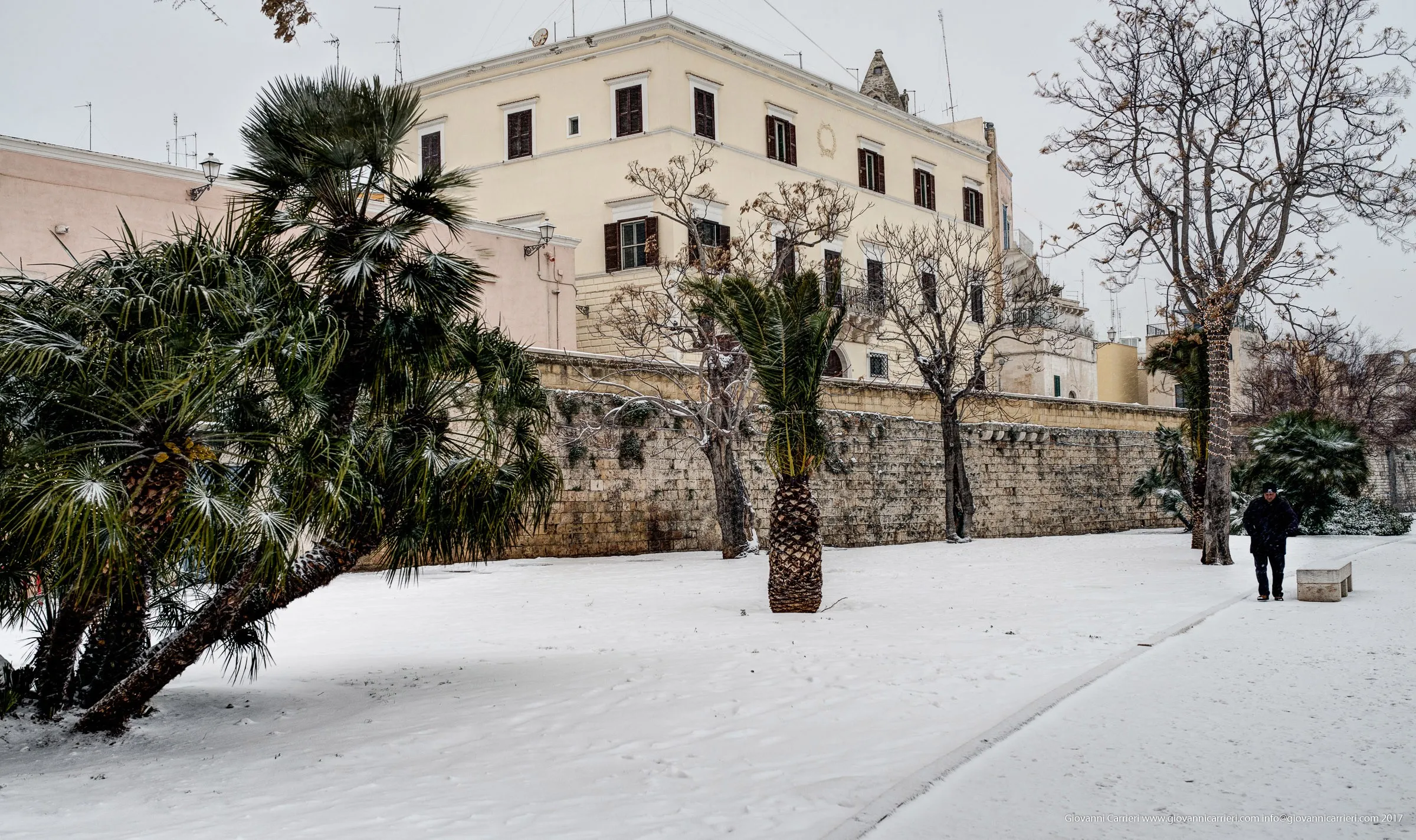The snow-covered wall, Bari