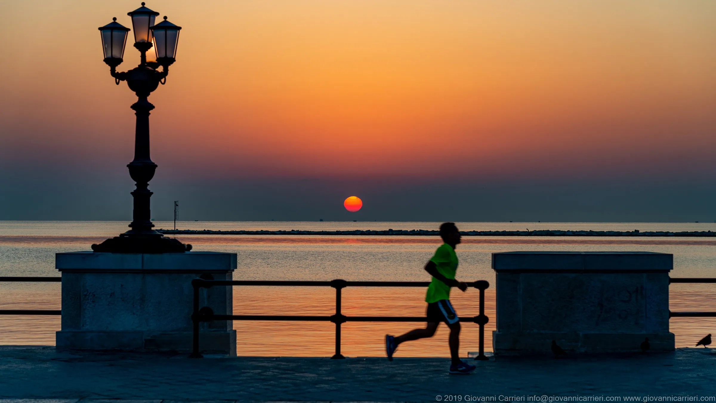The seafront of Bari and the runners