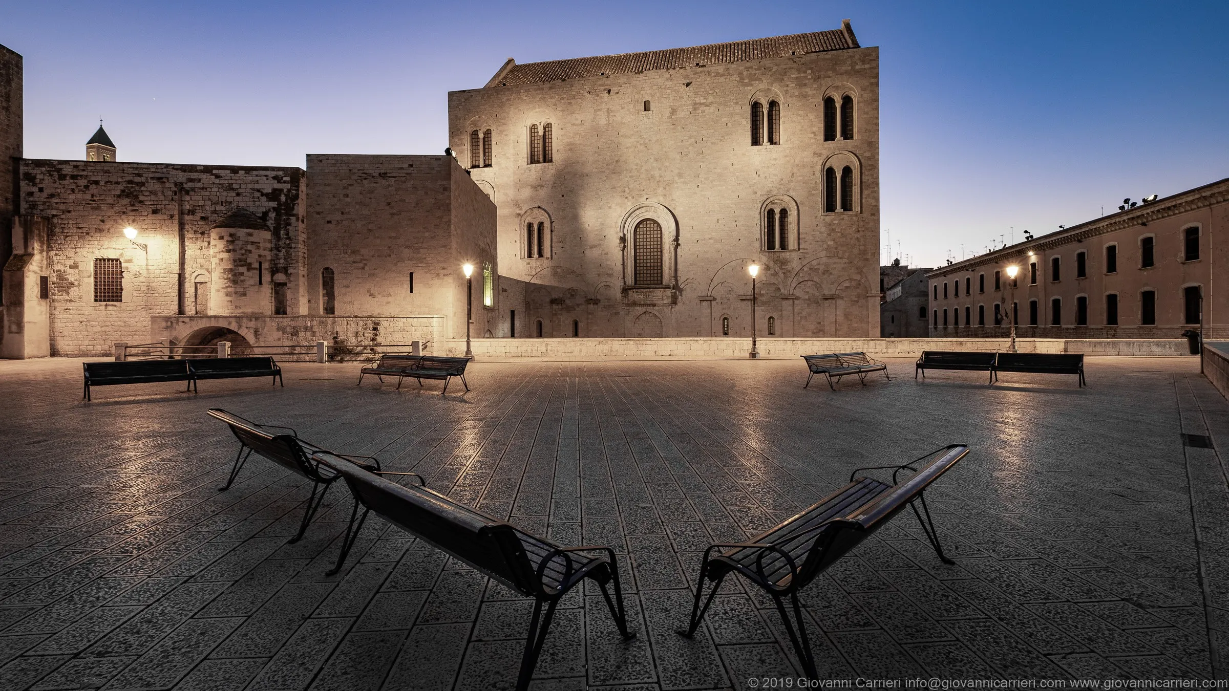 Along the wall of Bari old town