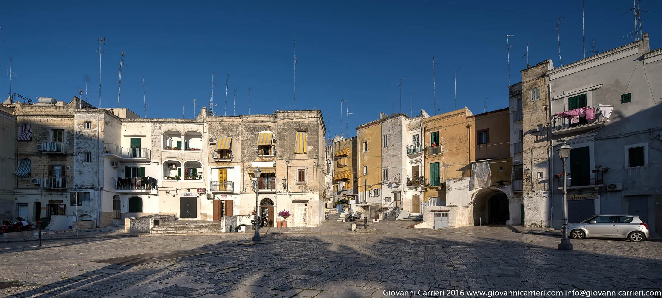 Bari vecchia, Piazza Federico II di Svevia