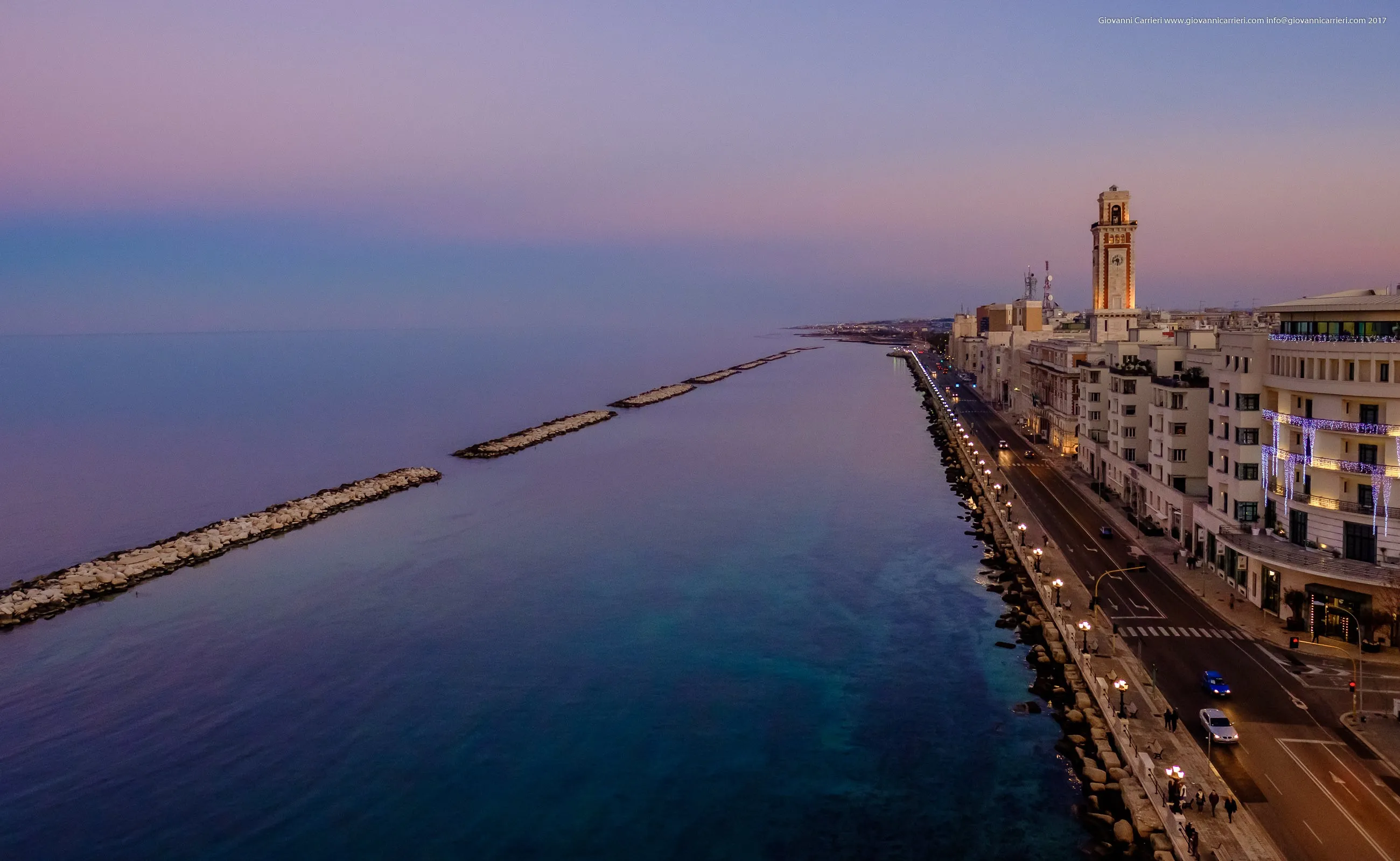 Vista aerea del lungomare Nazario Sauro in Bari