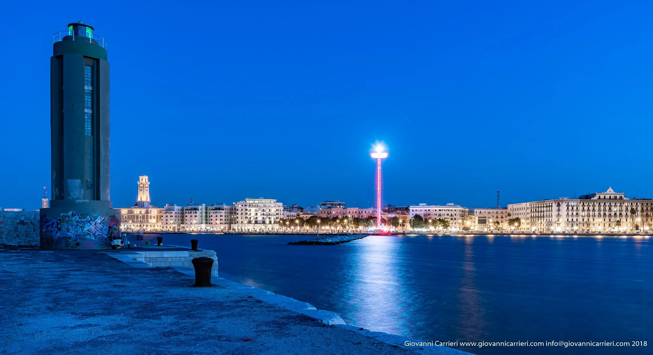 Panoramica della città di Bari vista dal molo di Sant'Antonio