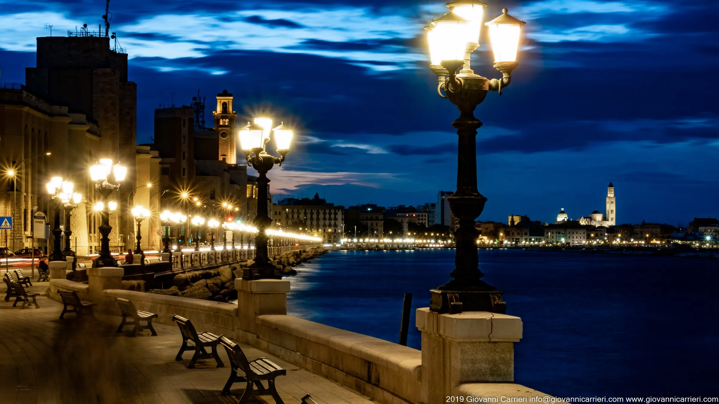 Lungomare in notturna