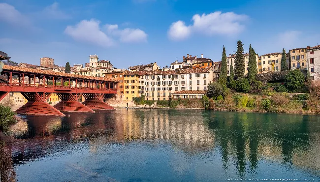 The Ponte Vecchio and the houses on the Brenta