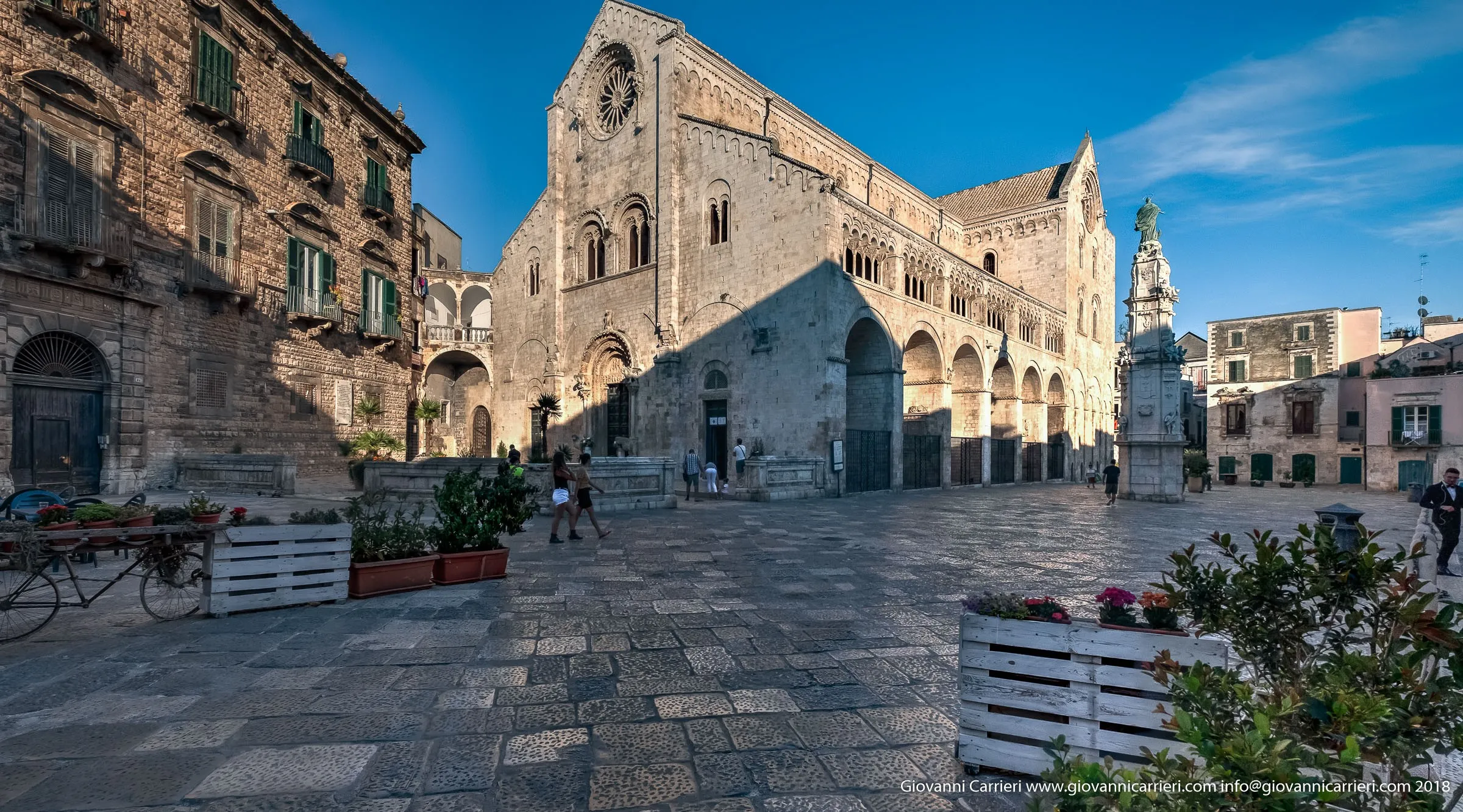 Vista frontale della Cattedrale San Valentino, Bitonto