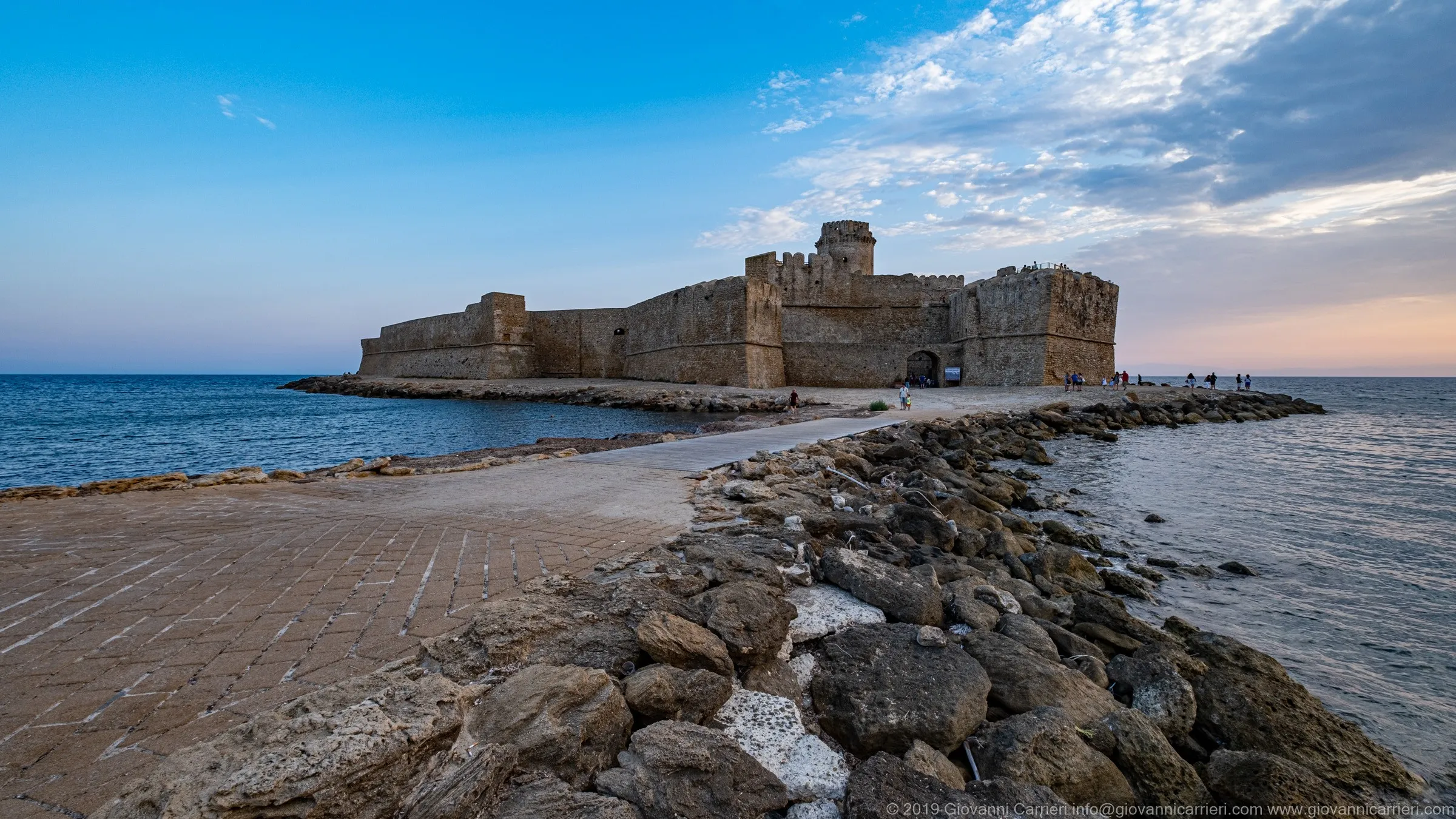 The Aragonese fortress of Le Castella