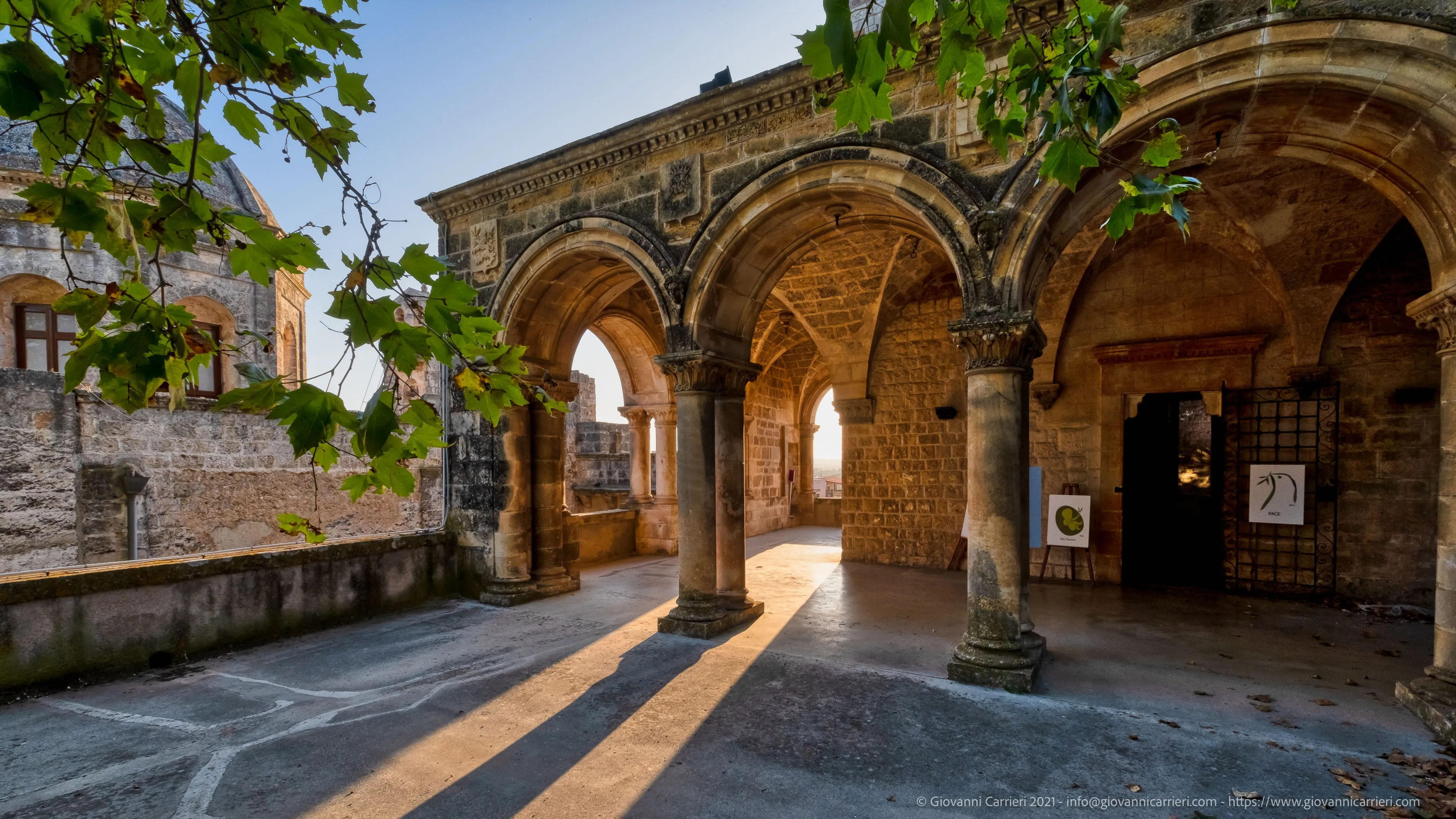 La loggia del Castello Dentice di Frasso
