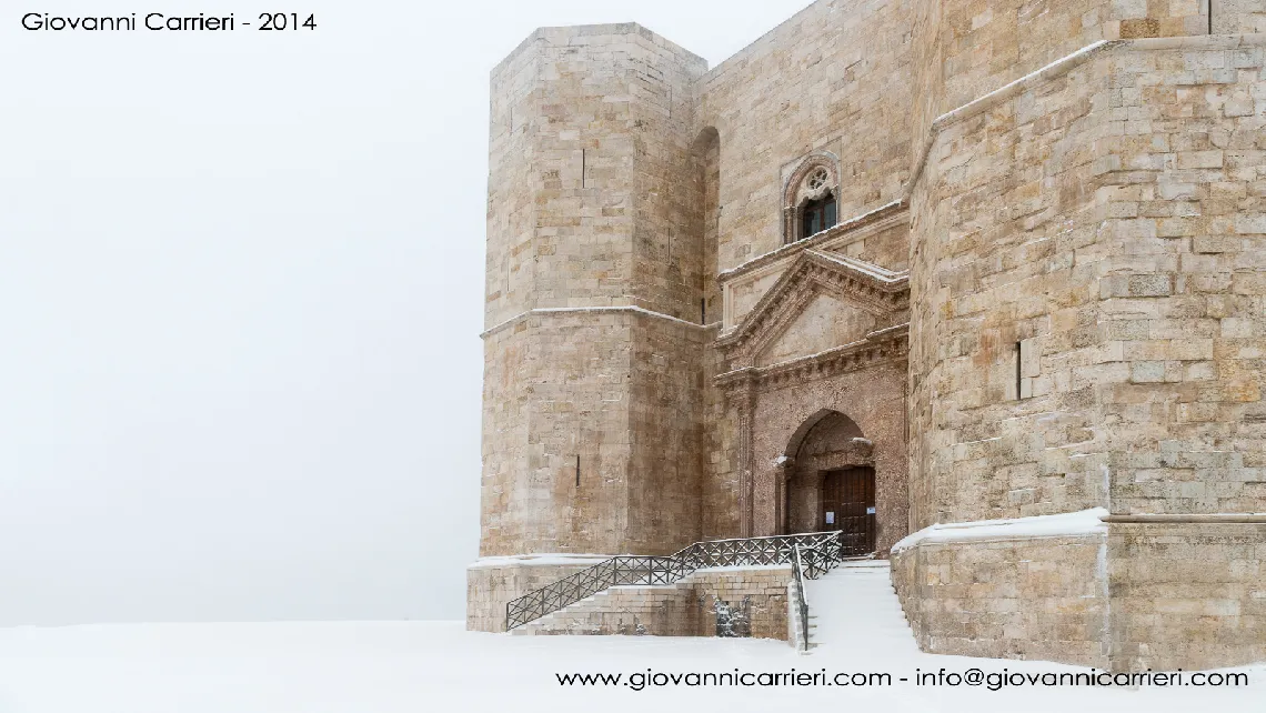 The entrance of Castel del Monte snowy