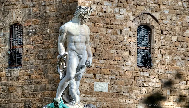 Fountain of Neptune particular - Florence