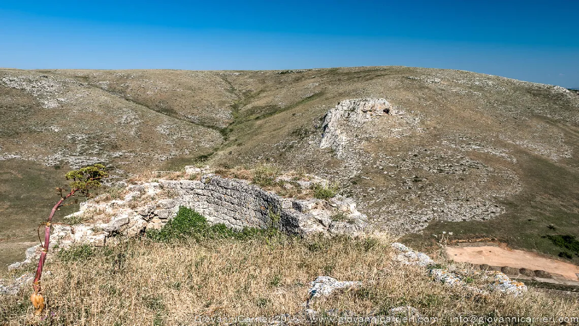 The ruins of the Garagnone