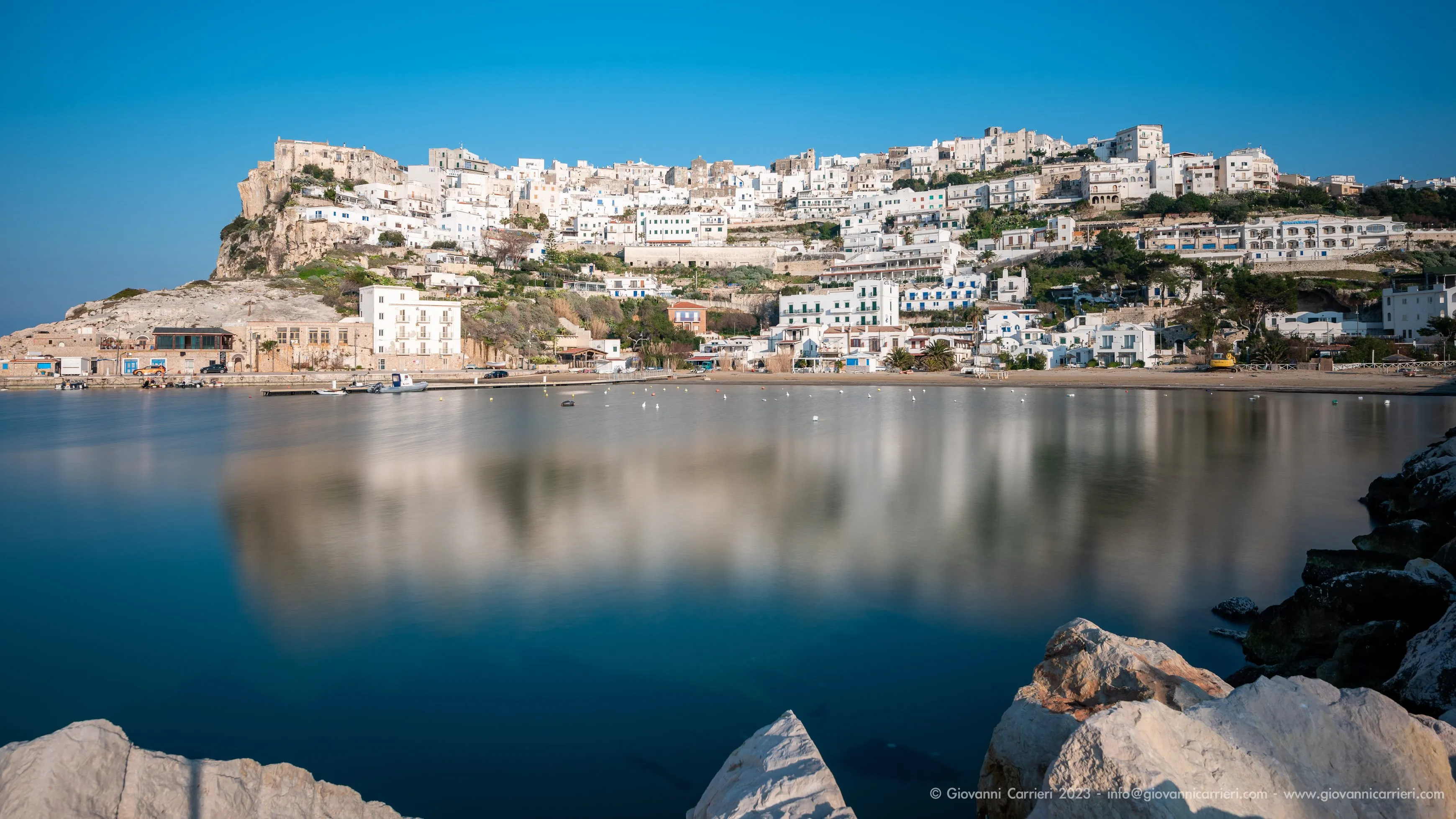 Il porto di Peschici ed il centro storico
