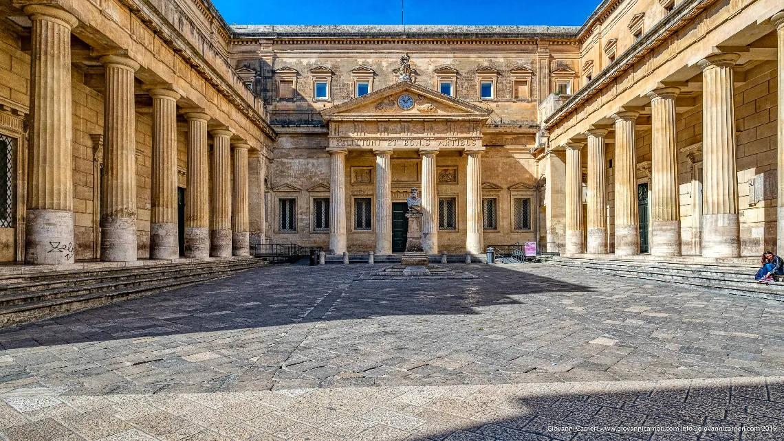 The square Giosuè Carducci, Lecce