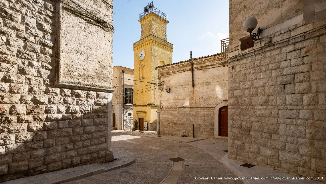 La torre civica dell'orologio di Minervino Murge