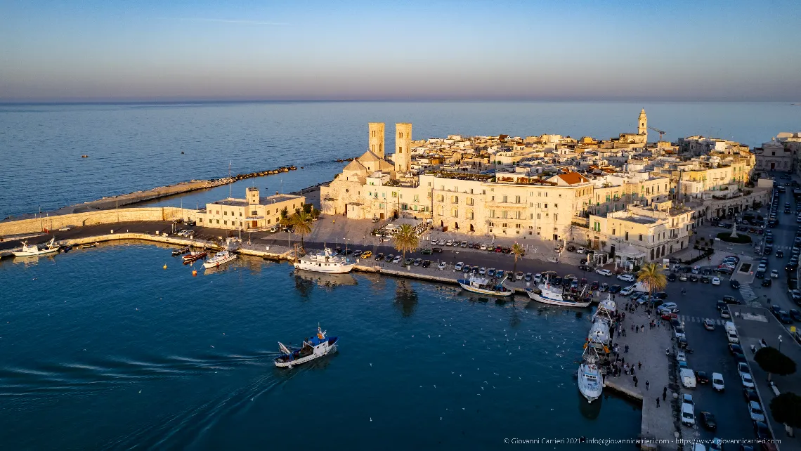 Visa aerea del porto di Molfetta