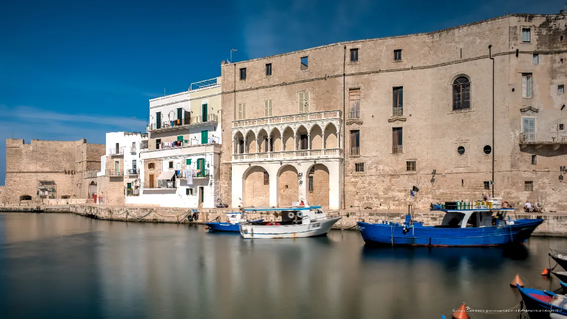 Palazzo Martinelli visto dal porto antico