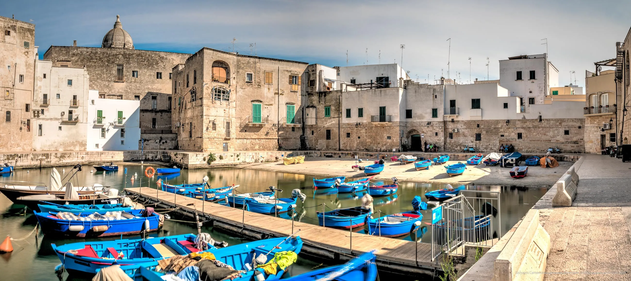 Port street, Monopoli