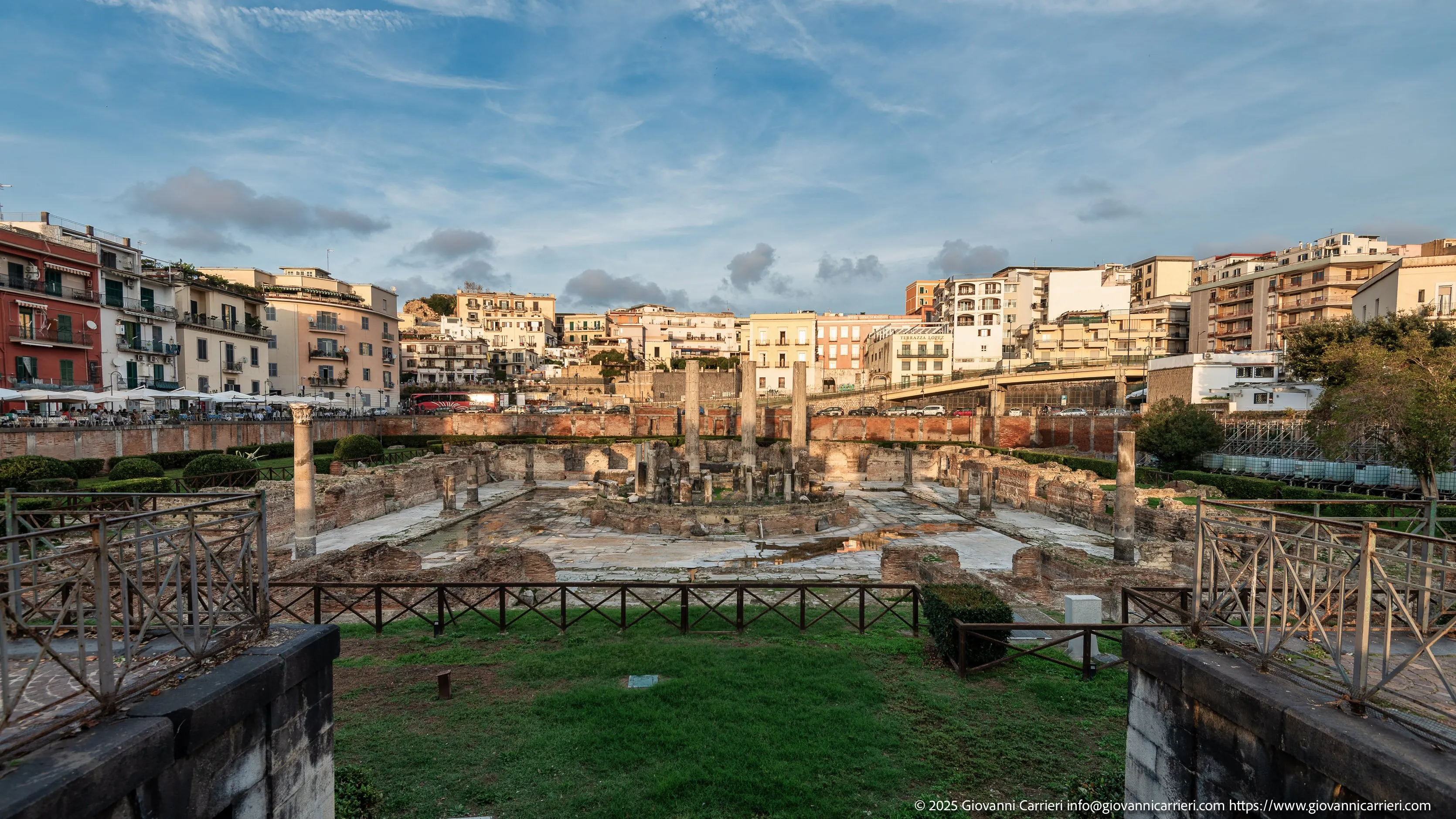 Tempio di Serapide, Pozzuoli, Vista Est