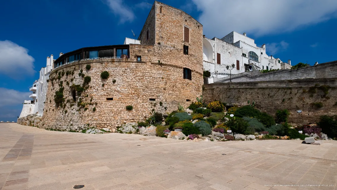 la Porta nova, Ostuni