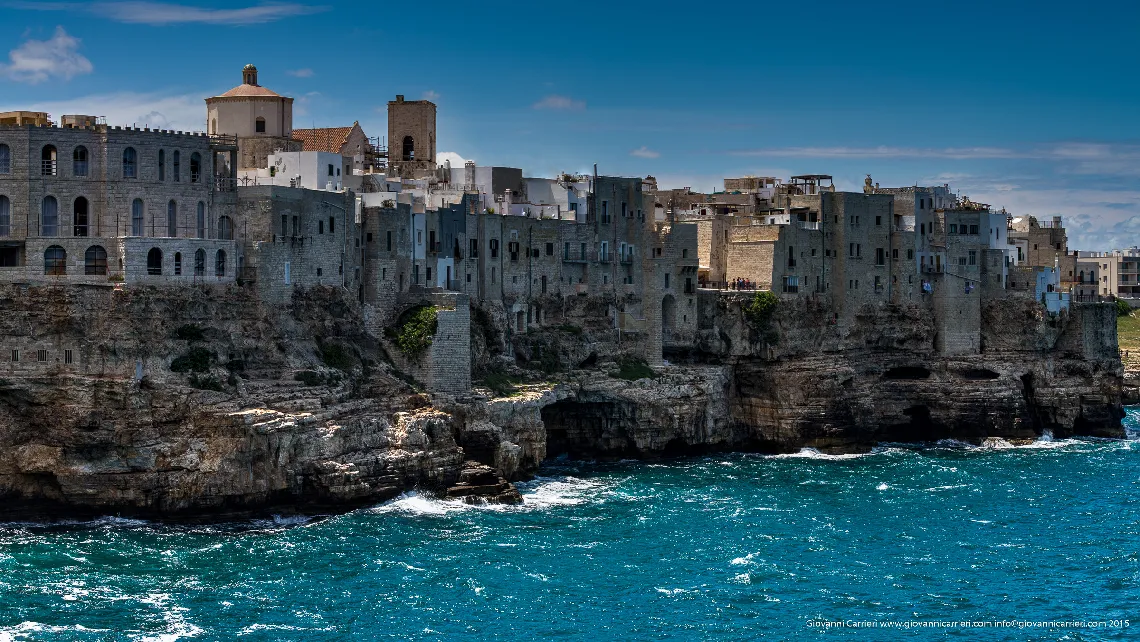 La città vecchia vista dal mare - Polignano